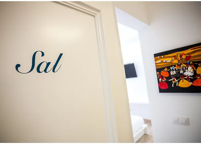 Cheap & Chic Hotel